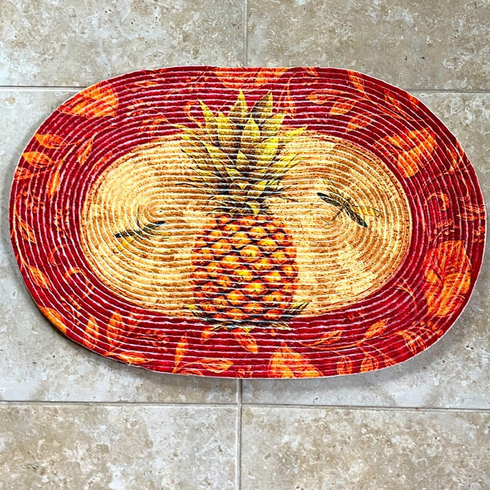 Pineapple rug with solid white back;